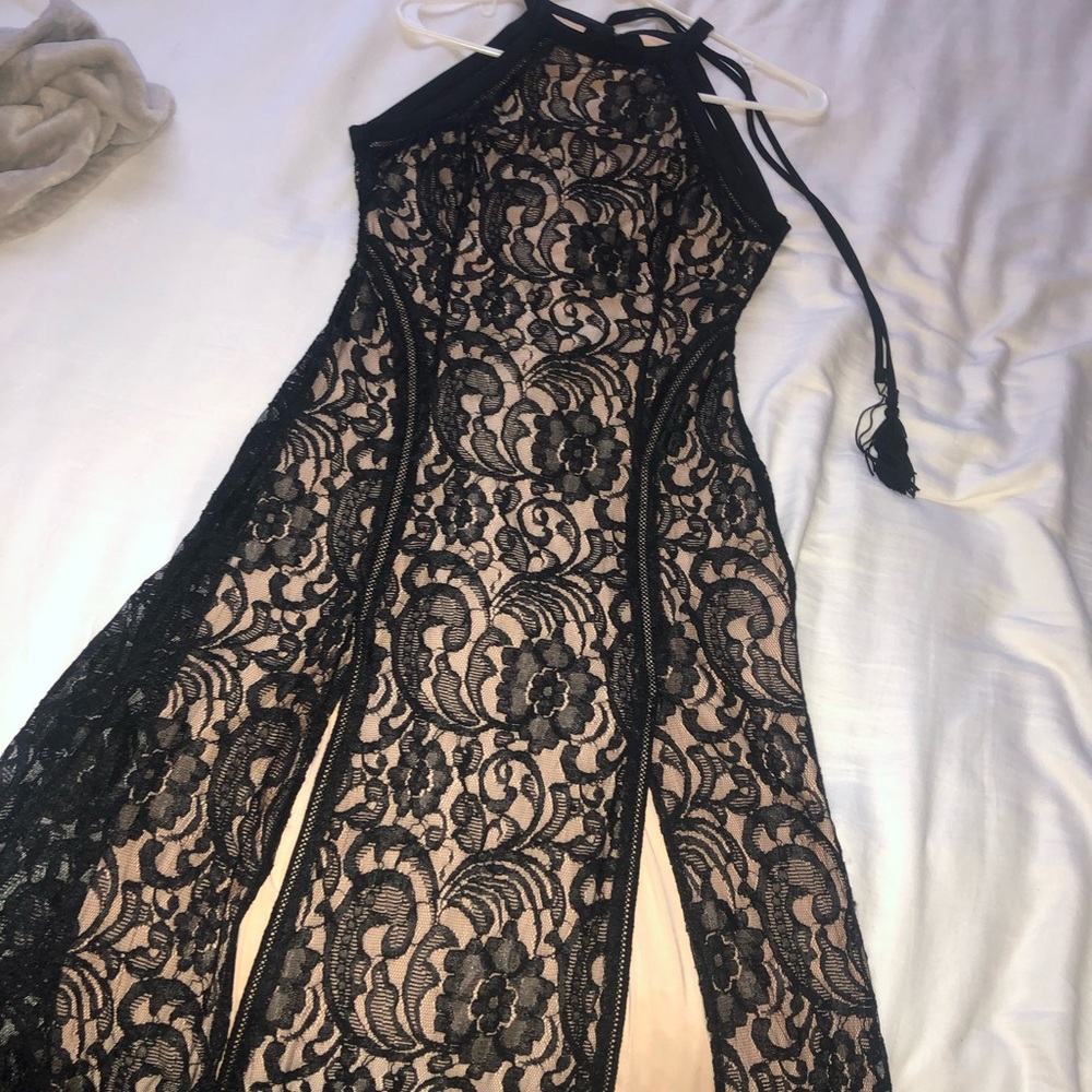 Black and bide laced dress